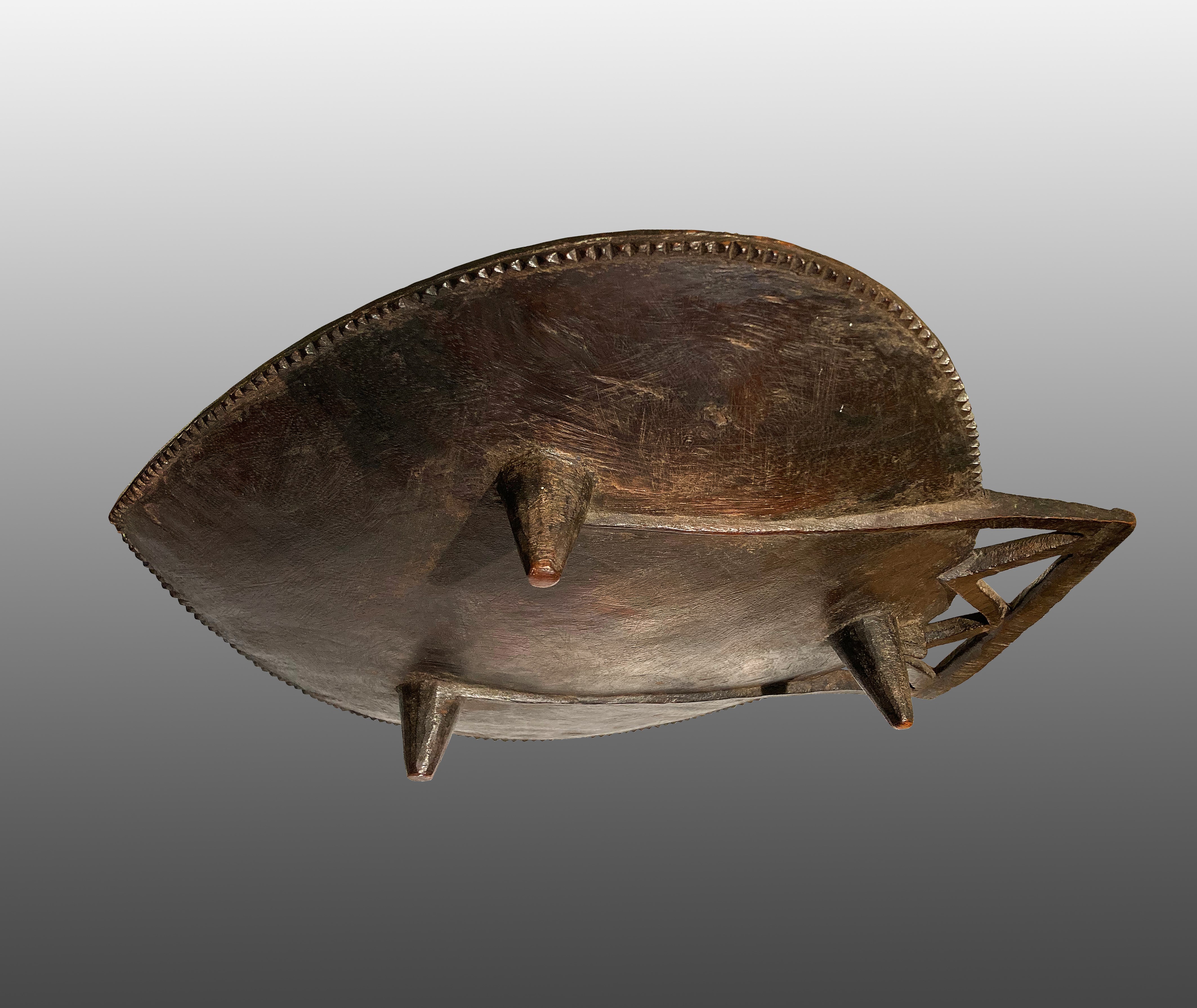 Fiji Priestly Oil-Dish